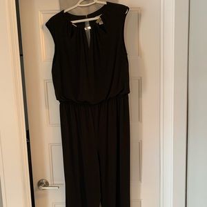 Jumpsuit with gold neckline